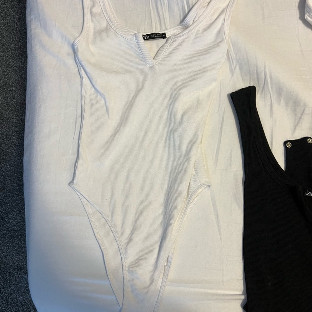 ZARA BUNDLE - Picture 2 of 5